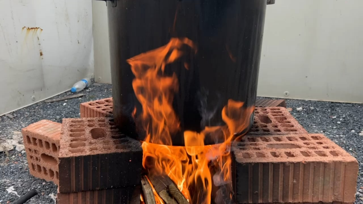 The weather is getting colder, stewing the cow's head