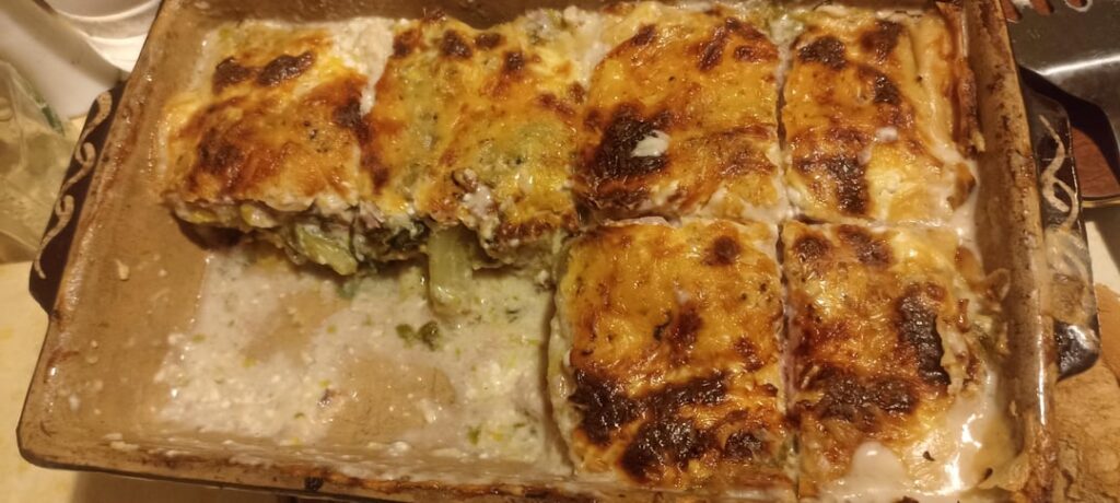 Sugar lettuce with ham gratin. Sugar lettuce with ham gratin.