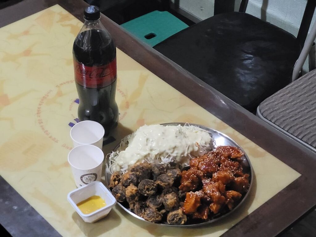 Fried sundae and seasoned chicken