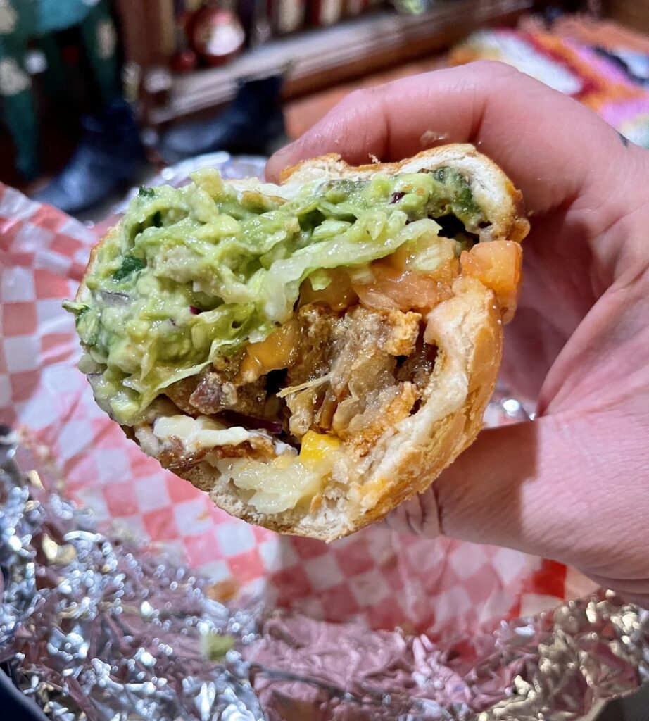 Chicho, Lettuce, and Tomato torta