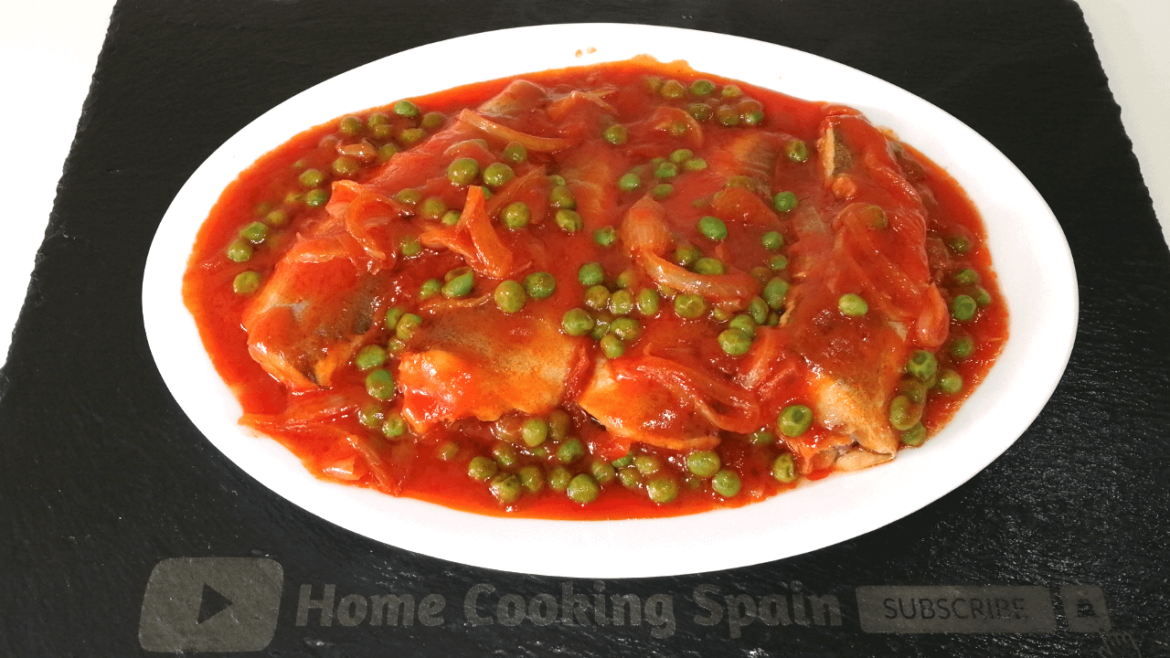 Hake Fish with Peas and Fried Tomato Sauce