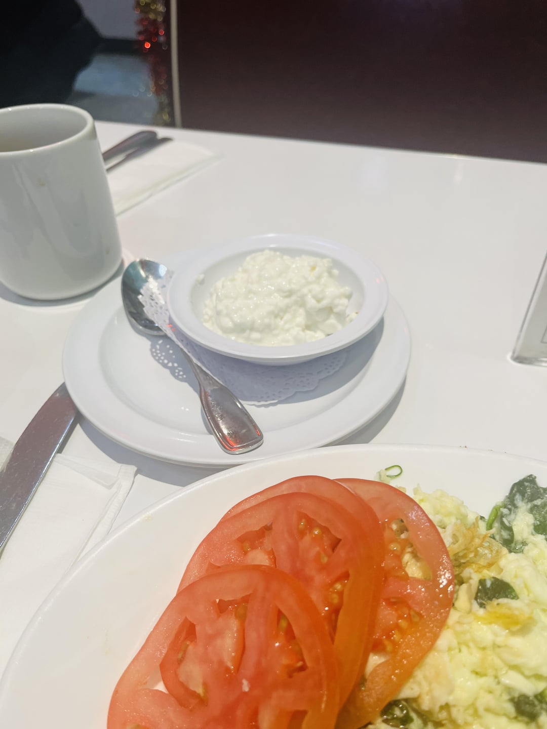 cal estimate? 3 scrambled egg whites w spinach, lean ground turkey