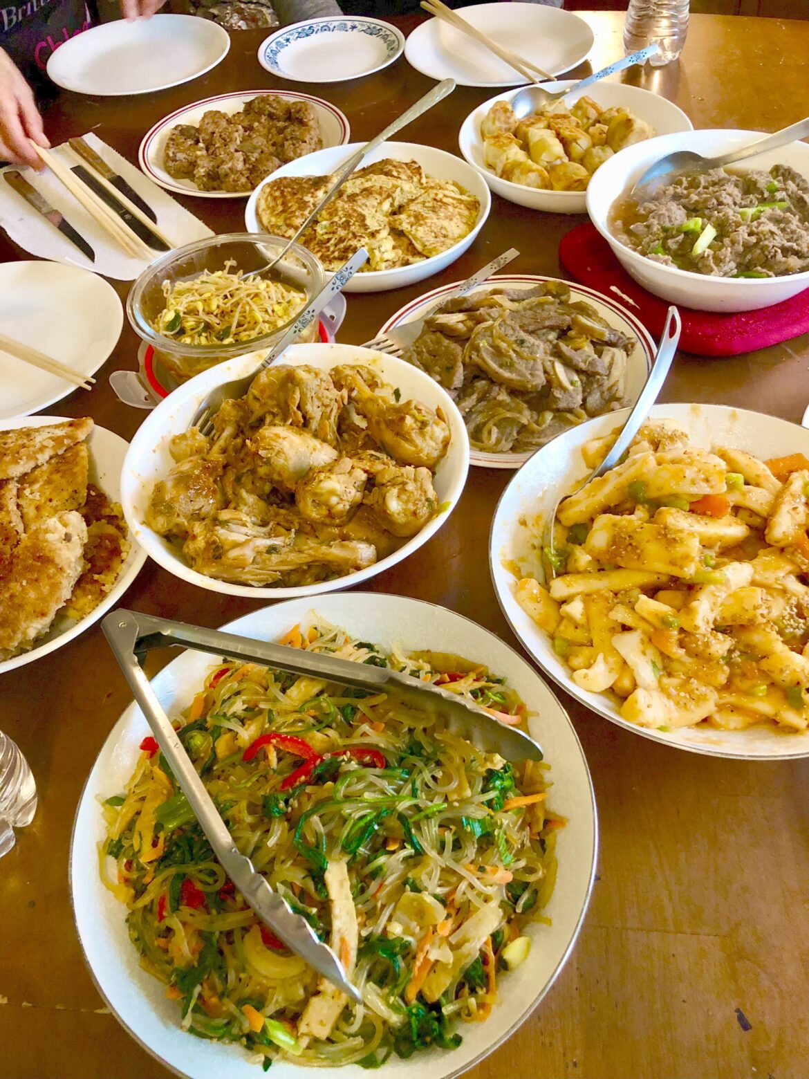 We celebrated Christmas early due to my sibling being a nurse and having limited time off. Umma really put a lot of time and love into our meal 🎄🥰