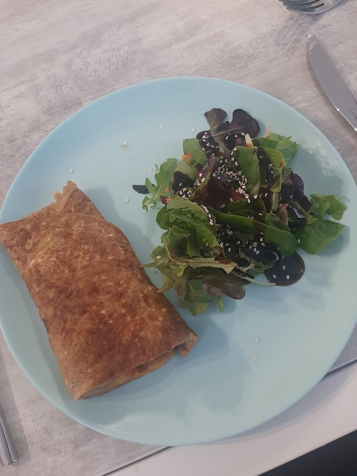 Omelette with greens