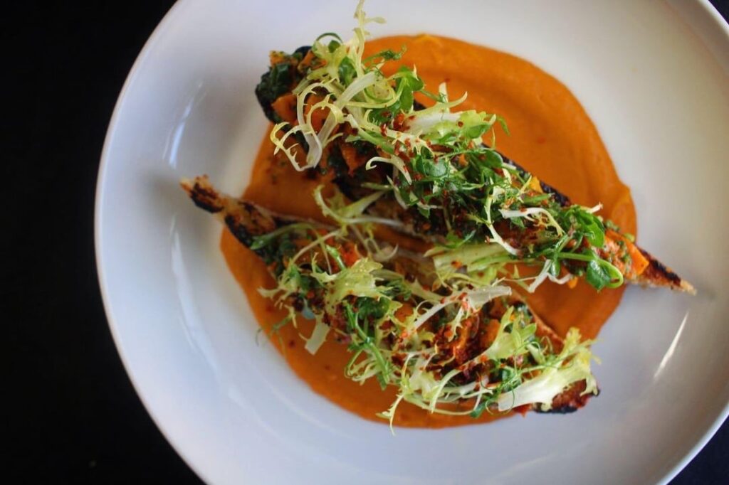 Kinda hate crostini’s nowadays but this came together nicely