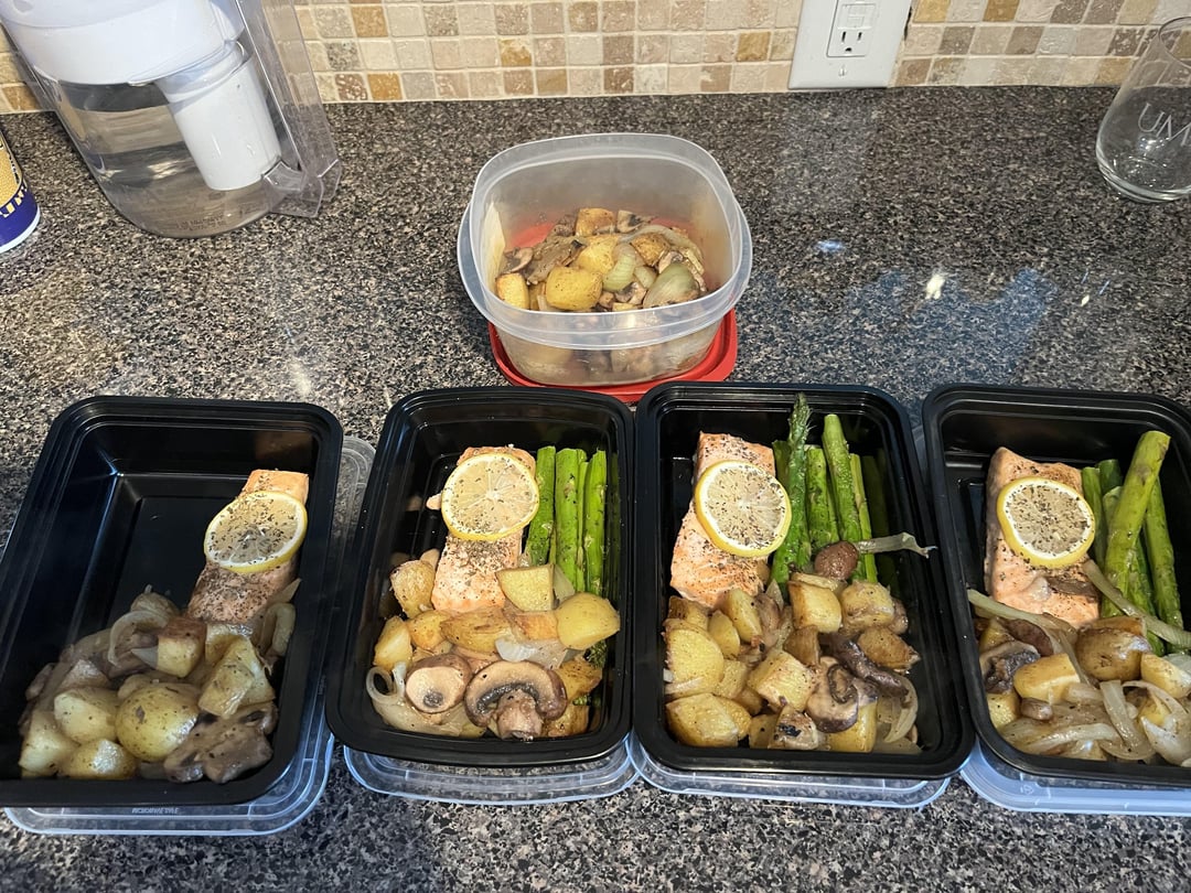 Salmon w/ Lemon Butter Sauce / Roasted Asparagus w/ Tarragon, Parmesan