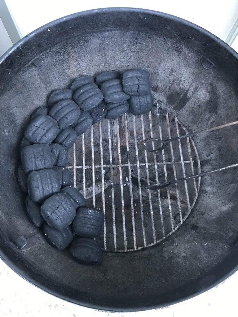 Pulled pork on Weber kettle