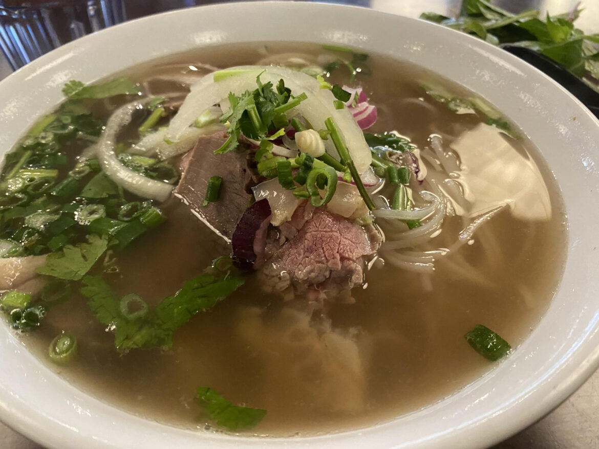 Pasteur Grill and Noodles on Baxter- P4 Medium Rare Beef, Brisket, Tendon and Tripe