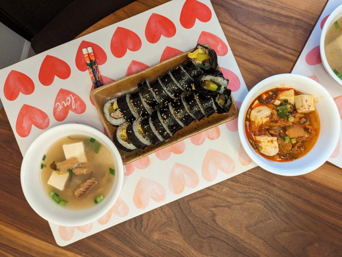 Kimbap, Kimchjigae, and bukgeoguk