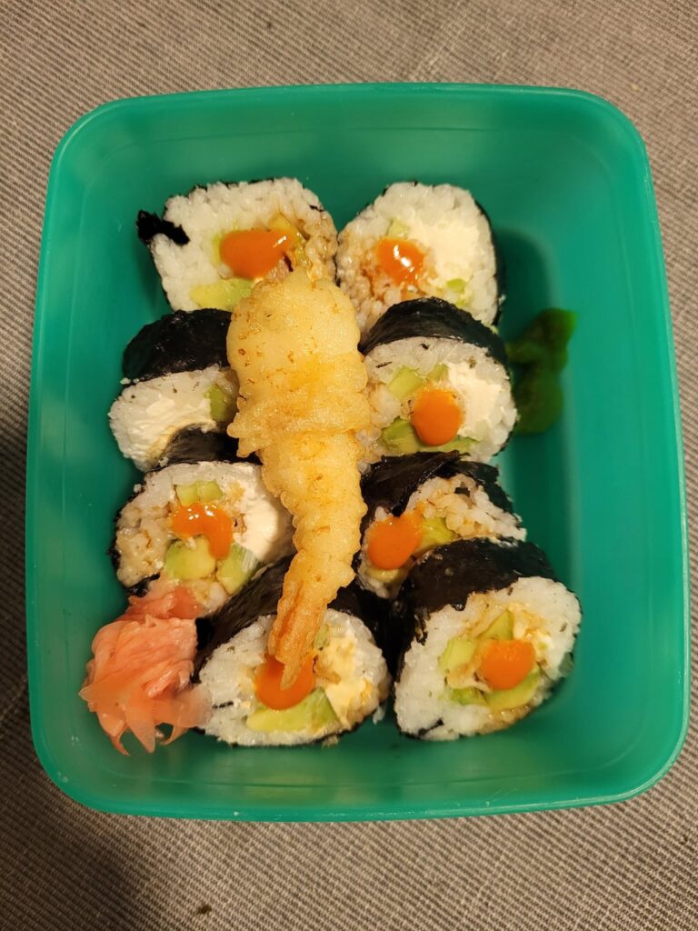 First sushi making attempt by me and my friend last night 🍣🍤