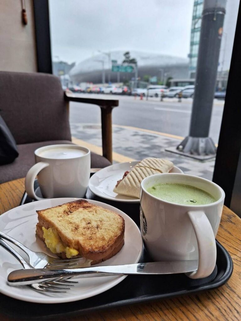 Sandwiches and Matcha Late at Seoul, South Korea. My Breakfast.