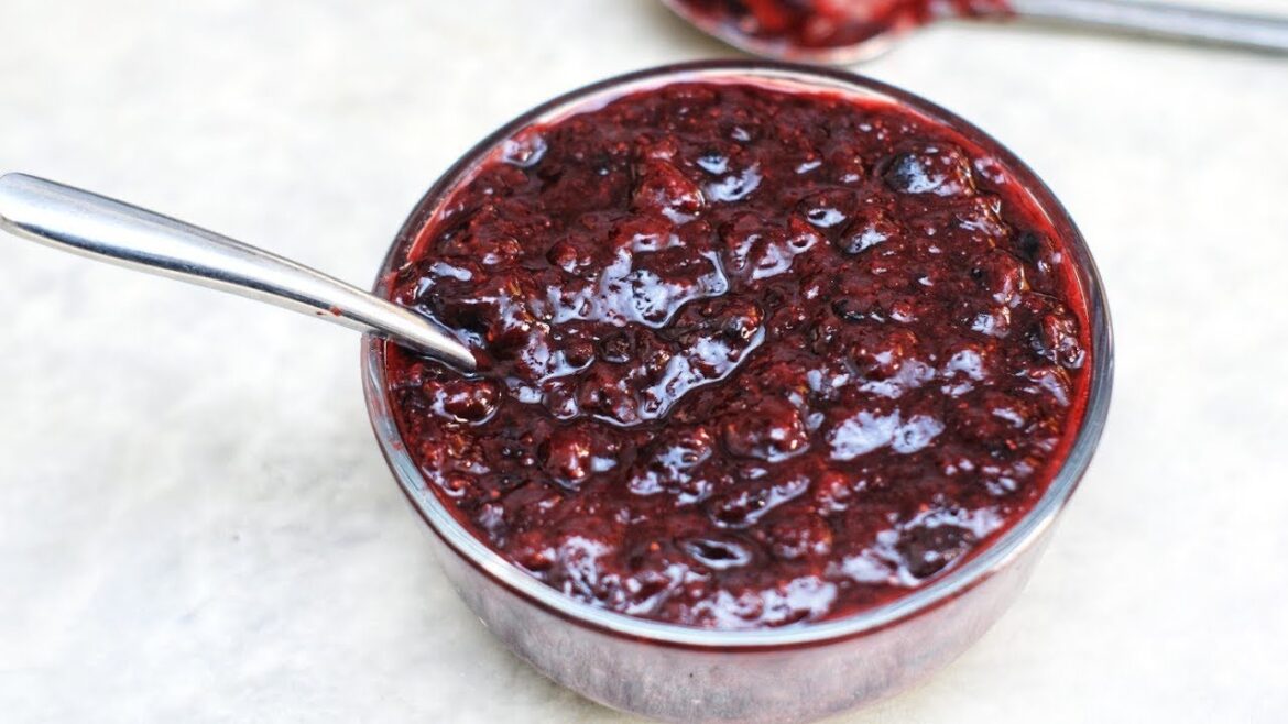 Make Your Own Delicious Strawberry Blueberry Jam At Home With This Easy Recipe!