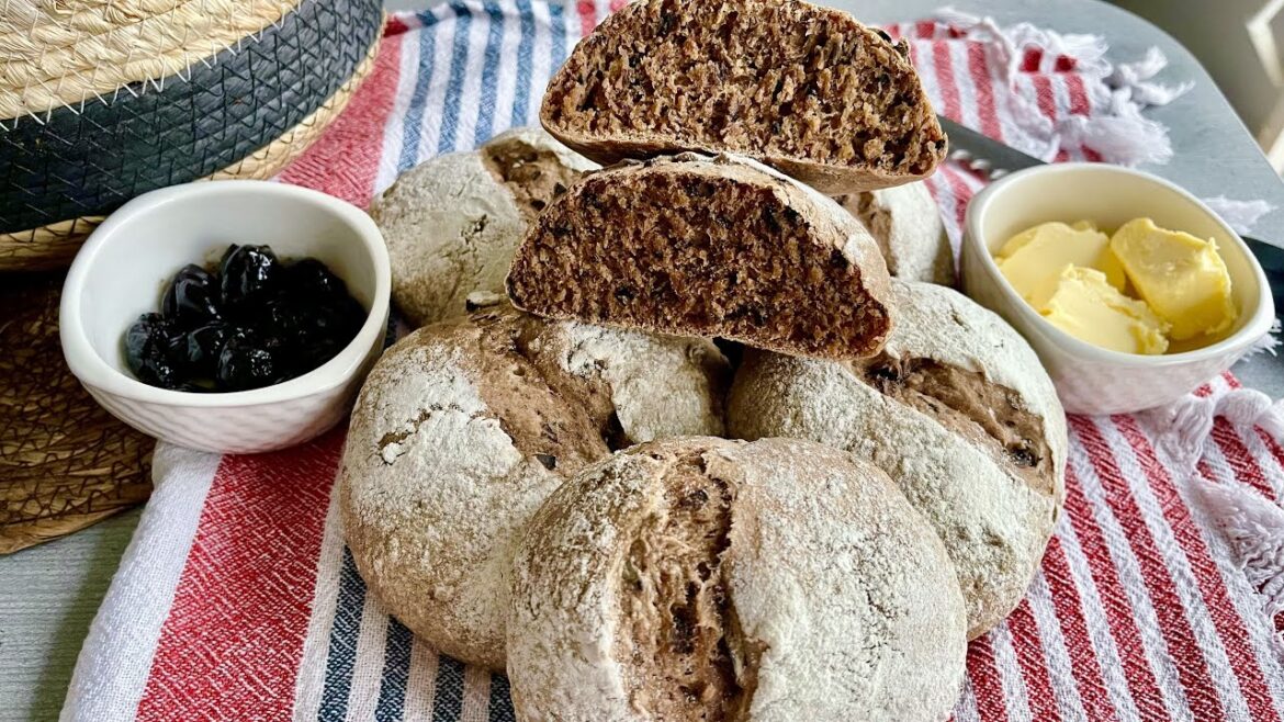 Simple recipe for a professional looking OLIVE BREAD without kneading Simple recipe for a professional looking OLIVE BREAD without kneading