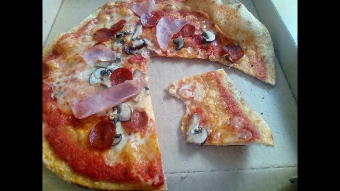 Pizza, garlic bread, pasta,good food that i cook over the Christmas period Pizza, garlic bread, pasta,good food that i cook over the Christmas period