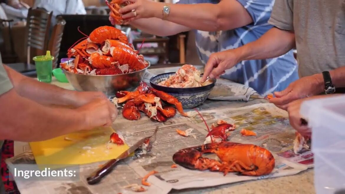 Maine Lobster Rolls / A Quick And Easy Recipe Fix Maine Lobster Rolls / A Quick And Easy Recipe Fix