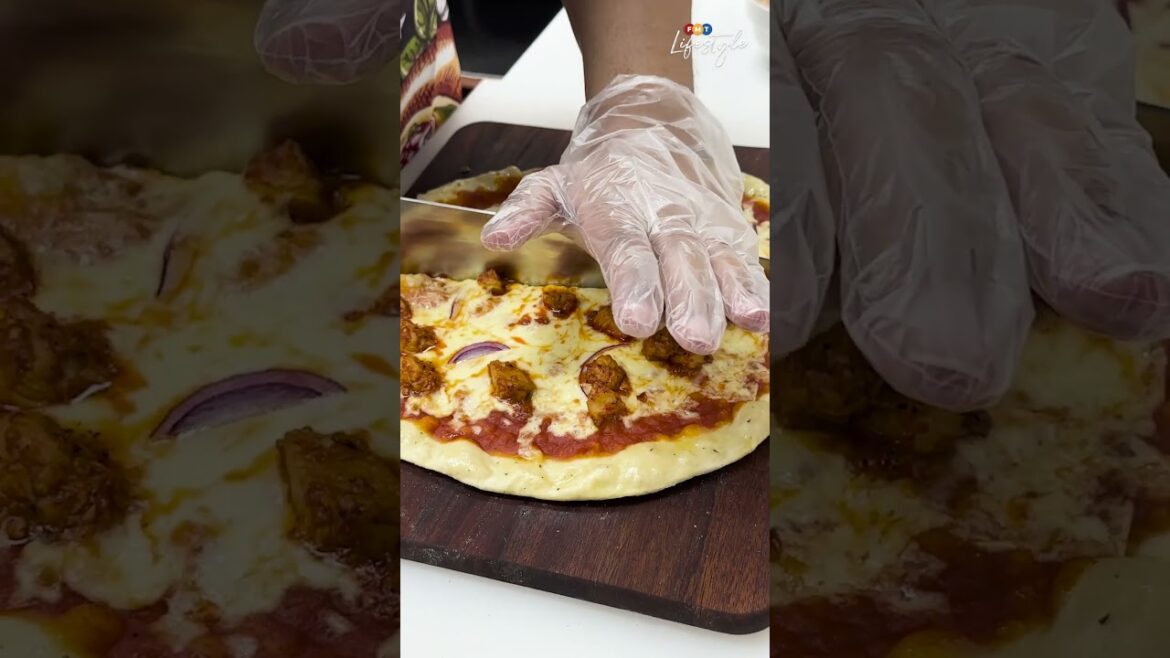 Get To Know: Lloyd's Pizza