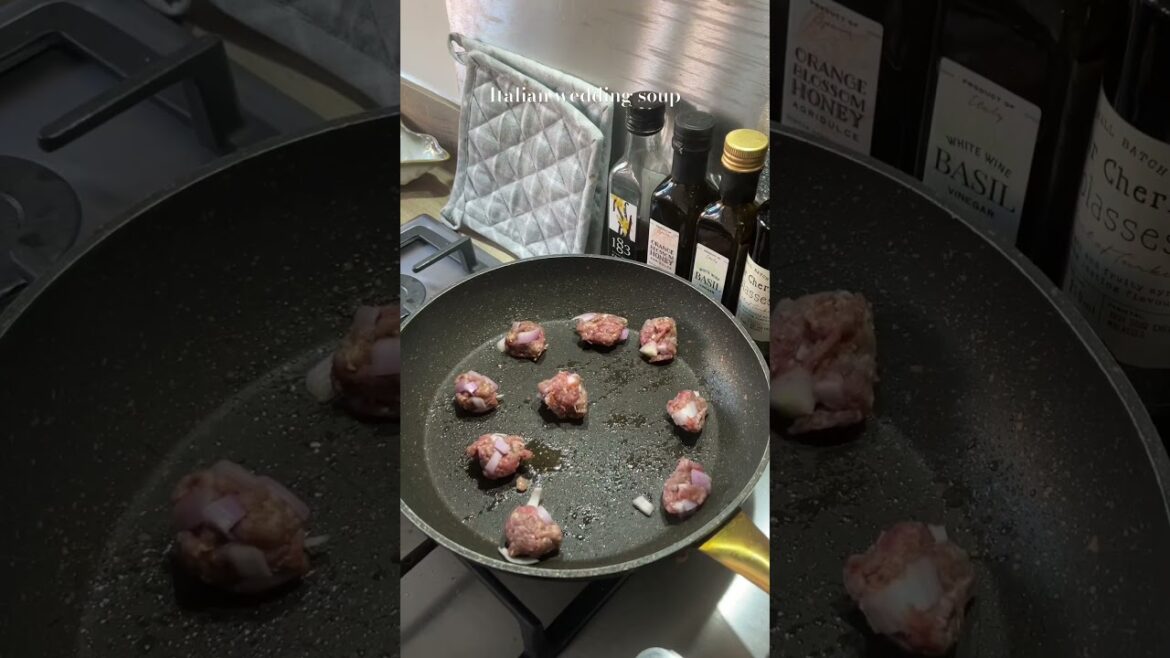 Italian wedding soup with orzo #easylunchideas #food #cooking #recipe #easyrecipe #autumnal #soup