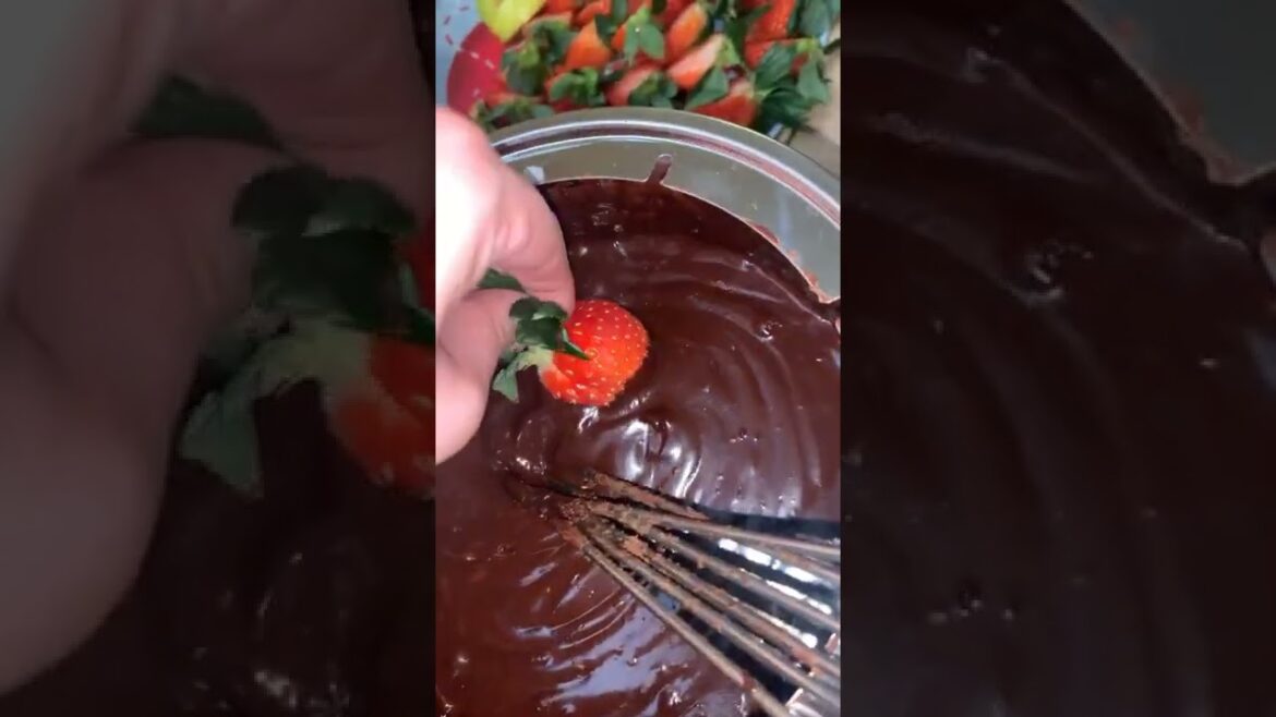 Chocolate Fondue with Strawberries