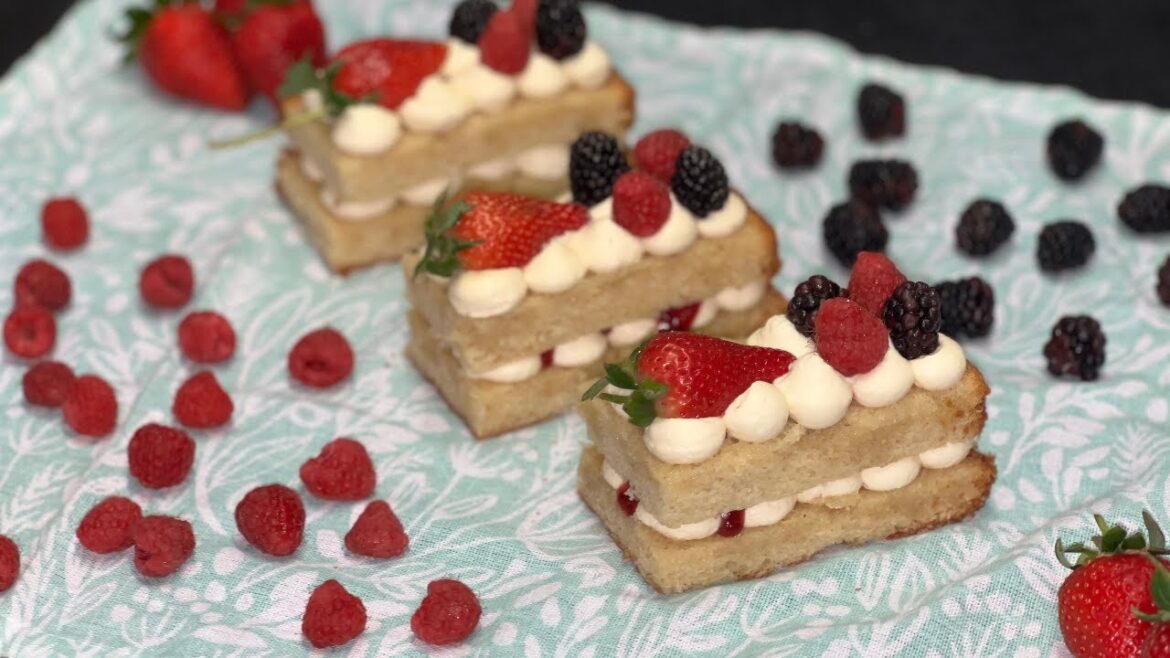 Veronikas Fresh Cream Cake Slices | Cream Cake Recipe Veronikas Fresh Cream Cake Slices | Cream Cake Recipe