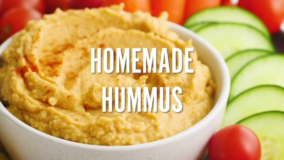 Homemade Hummus Recipe – Make classic hummus at home with this easy recipe! No strange ingredients! Homemade Hummus Recipe - Make classic hummus at home with this easy recipe! No strange ingredients!