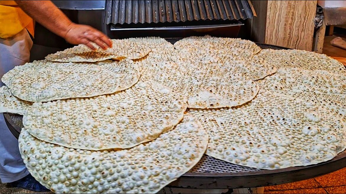 wow!!Baking 5600 lavash breads in one day | Baking lavash in an Iranian bakery