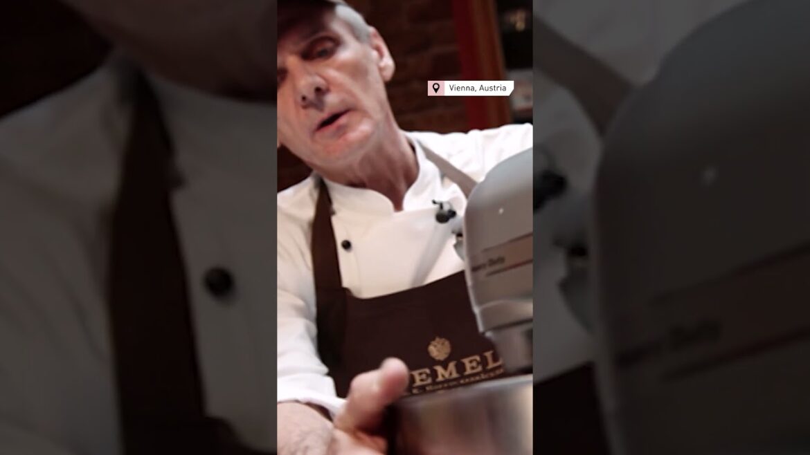 How to make Viennese apple strudel