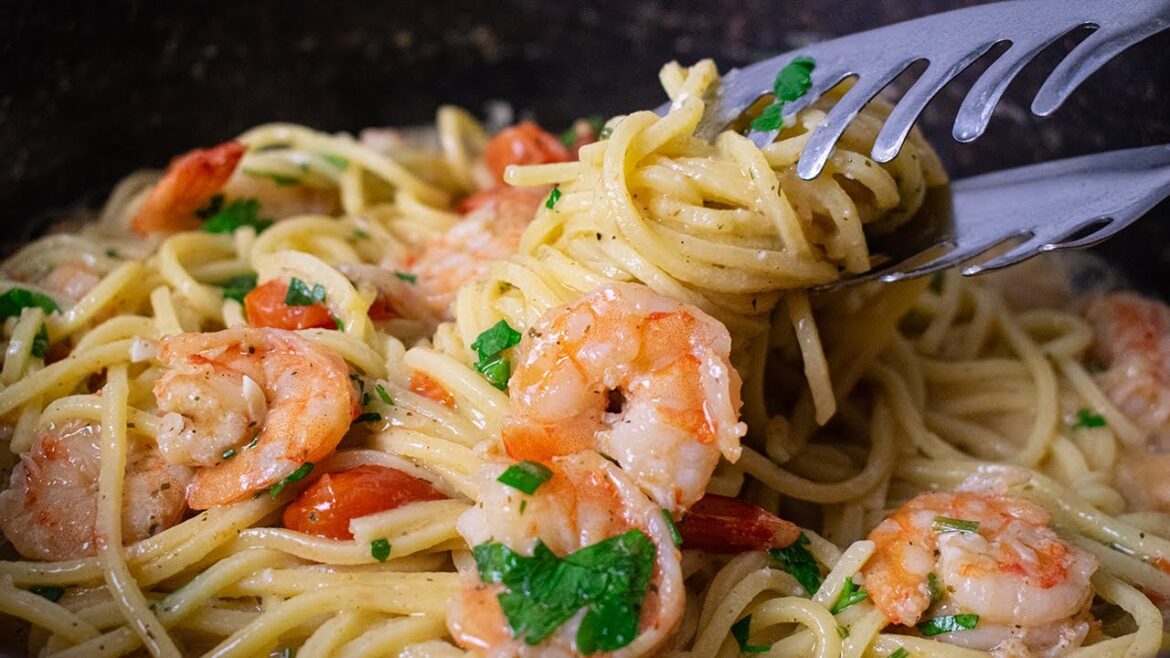 The BEST Shrimp Pasta | 10 Minutes Recipe The BEST Shrimp Pasta | 10 Minutes Recipe