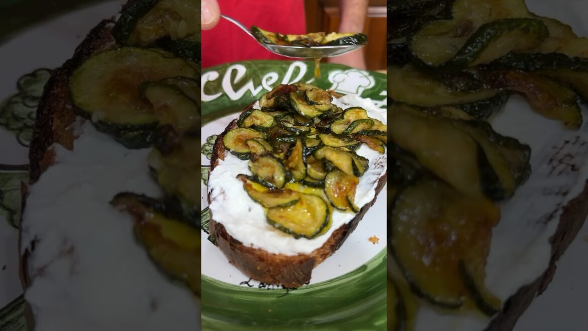BRUSCHETTA SFIZIOSA con ZUCCHINE ALLA SCAPECE!! #bruschetta #ricetta #shorts BRUSCHETTA SFIZIOSA con ZUCCHINE ALLA SCAPECE!! #bruschetta #ricetta #shorts