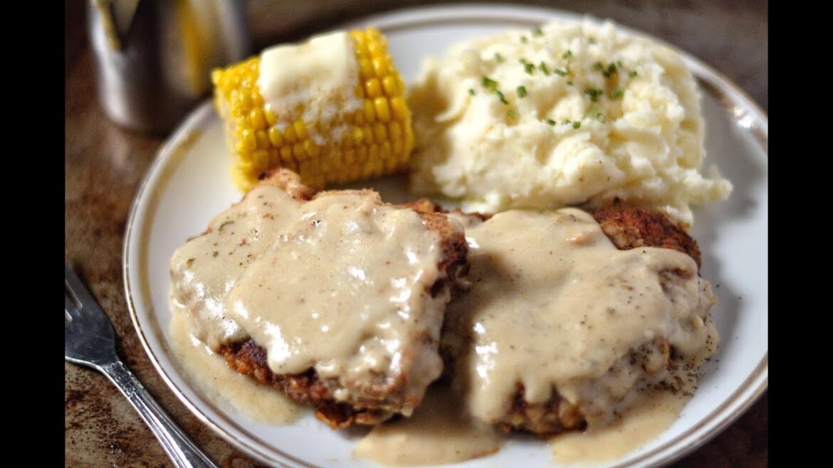 THE BEST COUNTRY FRIED STEAK AND GRAVY RECIPE!