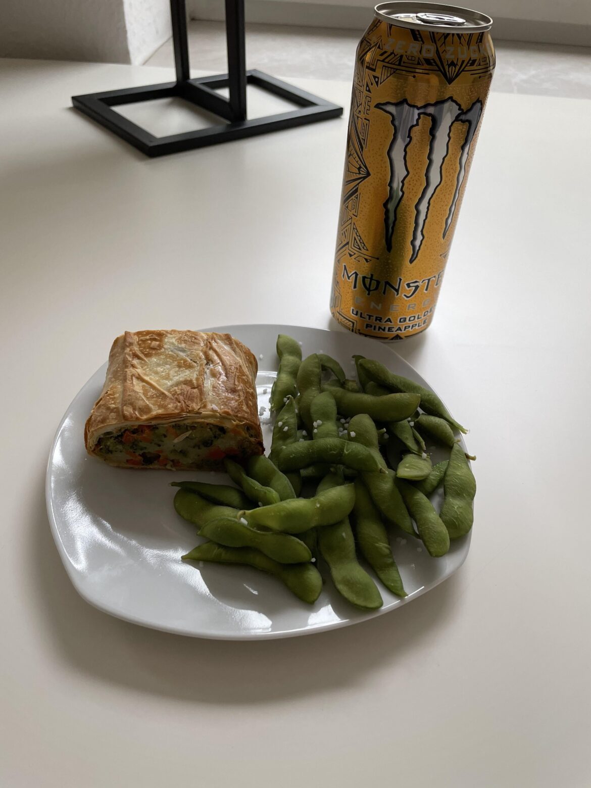 Light lunch (vegan strudel and edamame) ~300 calories