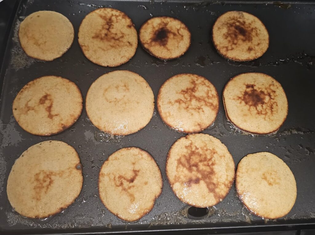 4 ingredient peanut butter pancakes