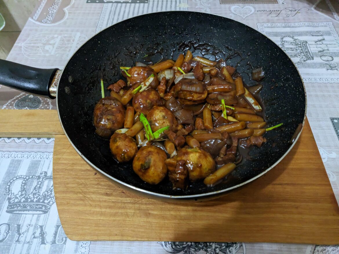 짜장떡볶이 - Jjajangtteokbokki