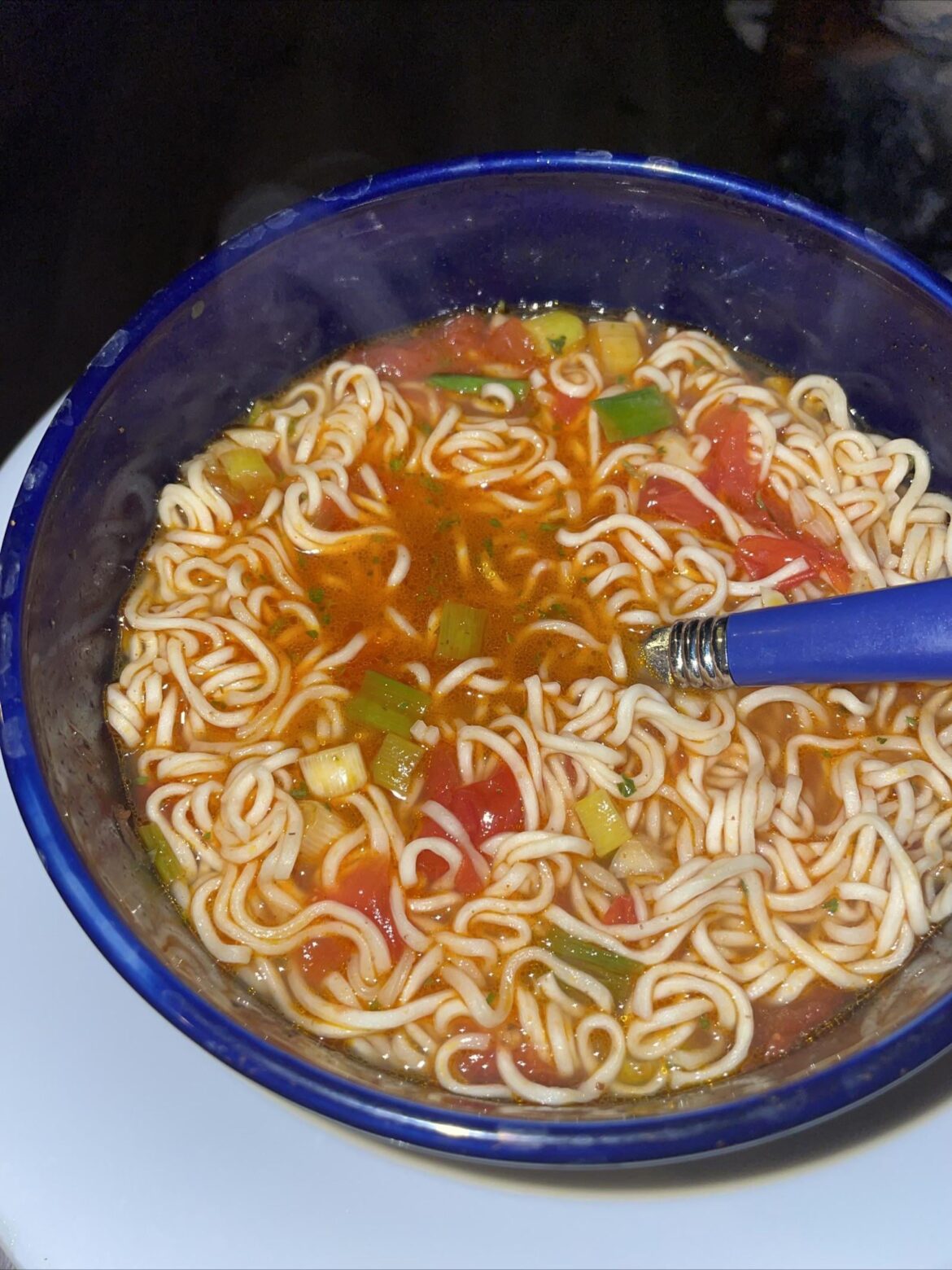Anybody else toss those dry veggies they give you with noodles an put ur own? 😋