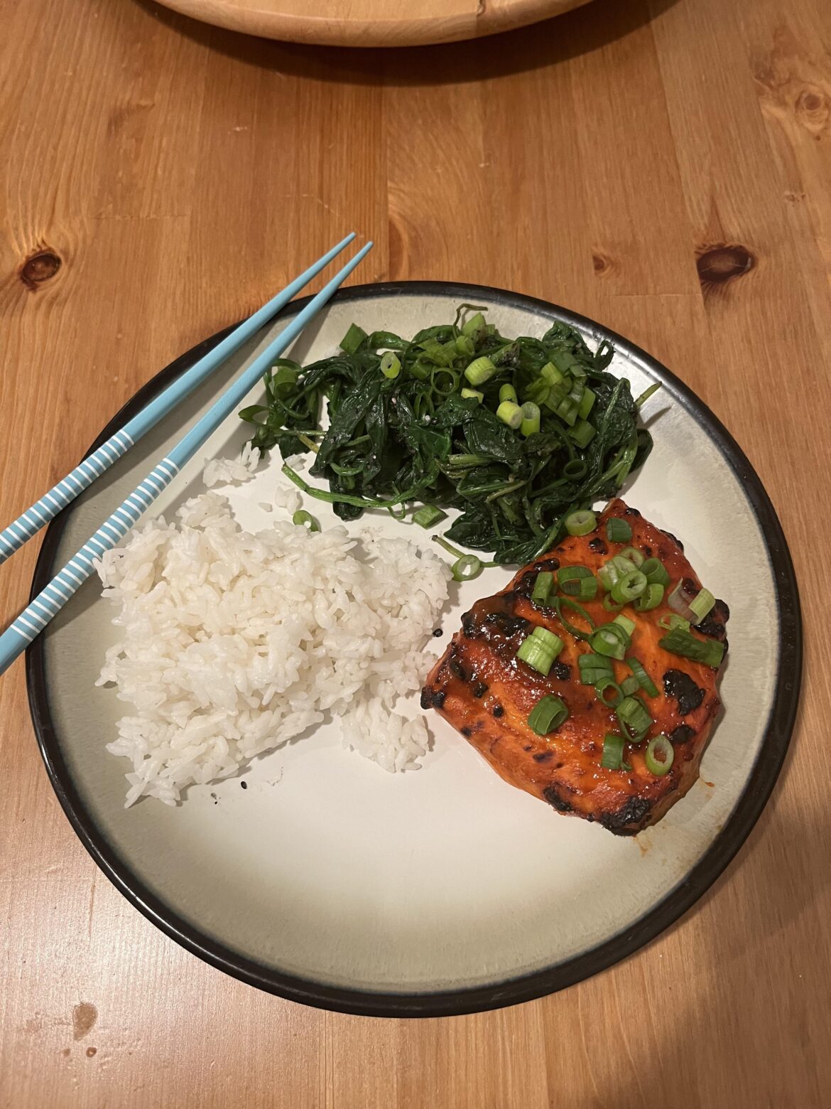 600 calories and 40g protein! perfect for someone like me who's more of a two-meals-a-day-with-snacks type