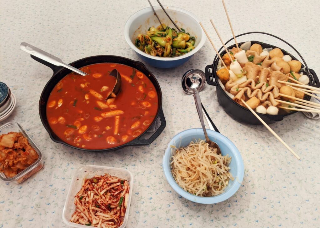 Street food for dinner! Tteokbokki and Eomuk Guk.