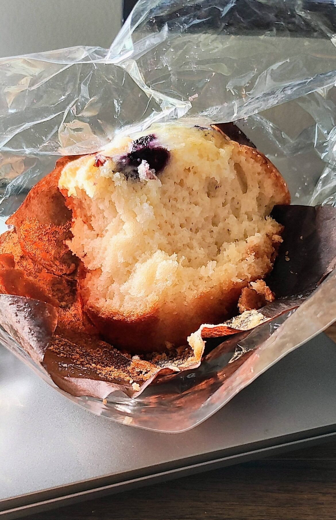 85C Bakery has the fakest Blueberry Muffins I've ever seen