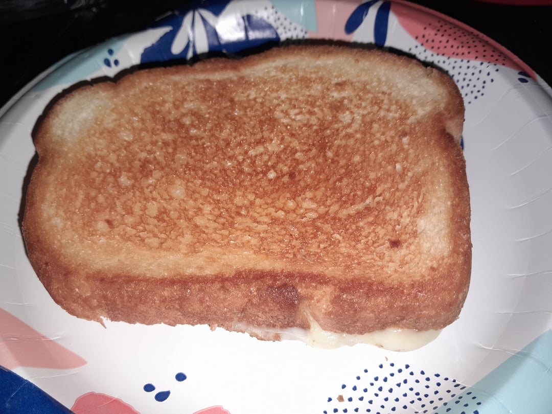 Trying a new blend of cheeses. Pepper jack, smoked provolone, and white