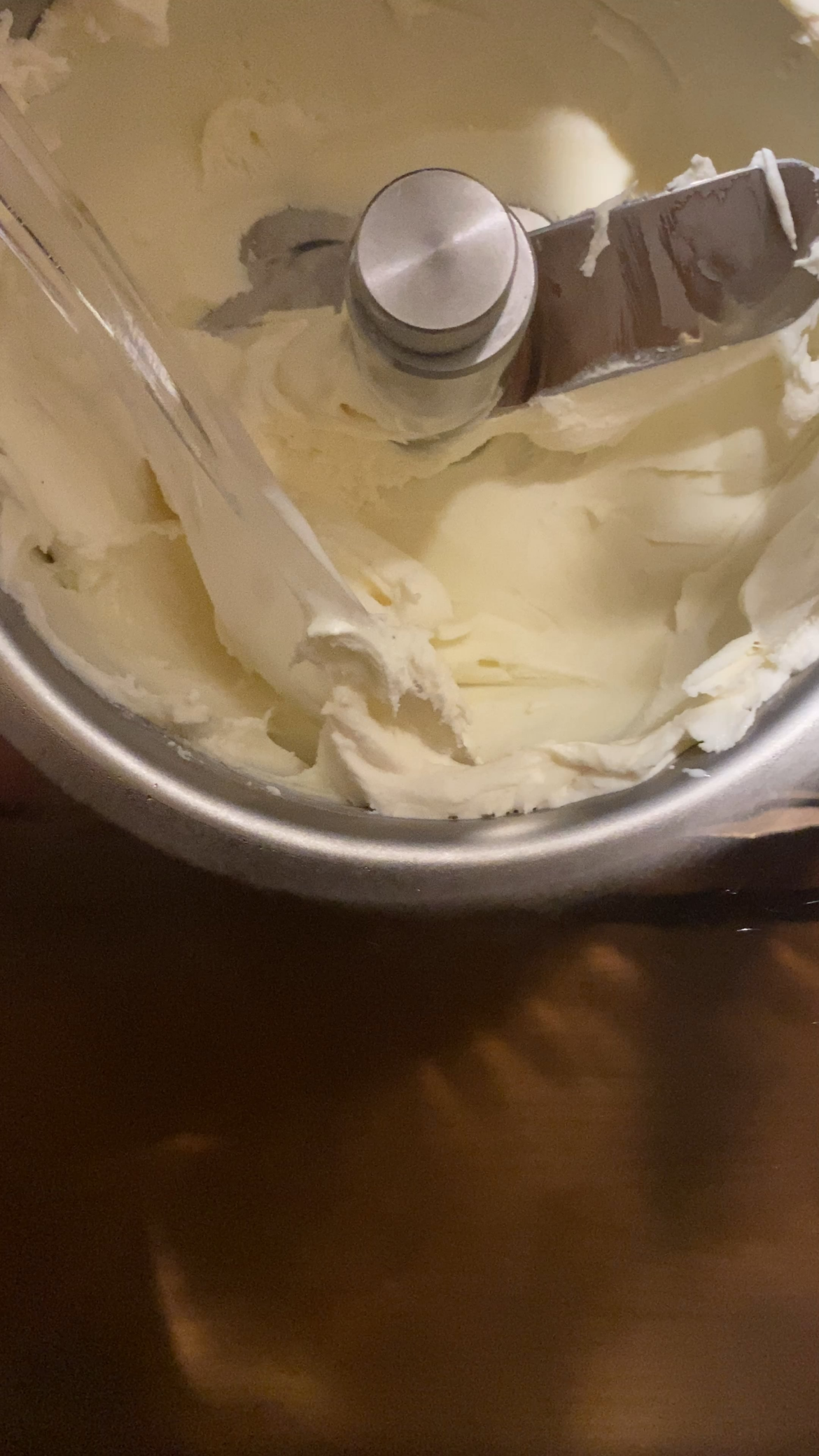 Lello 4080 Musso ice cream sticks to the machine