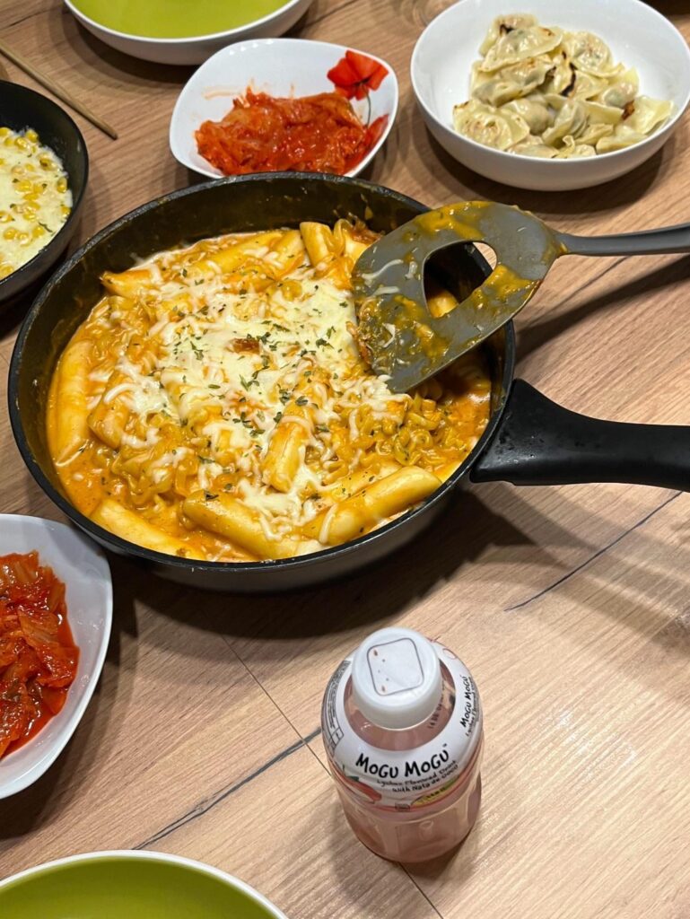 non spicy tteokbokki / rabokki non spicy tteokbokki / rabokki