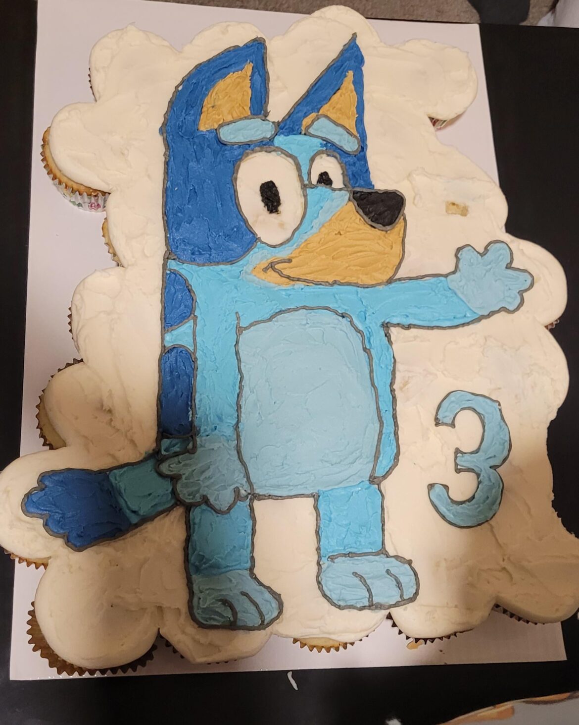 Bluey pull apart cake