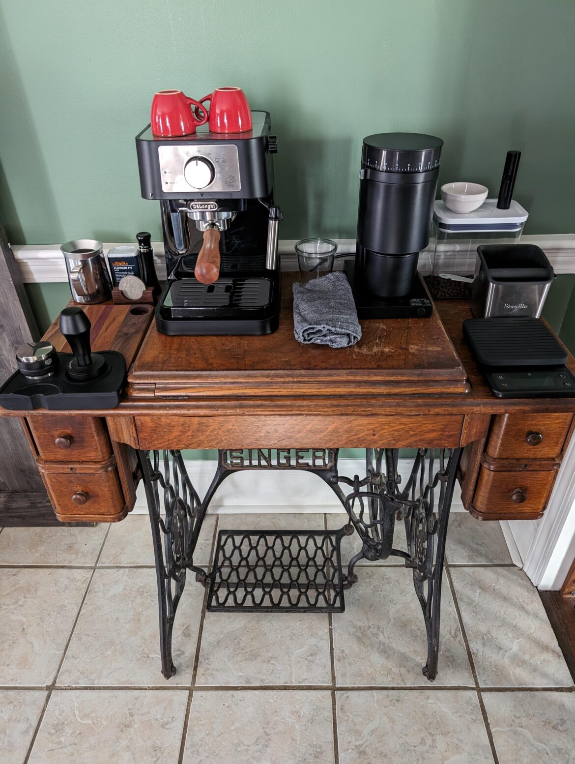 Wife surprised me with a new table for my first setup!!