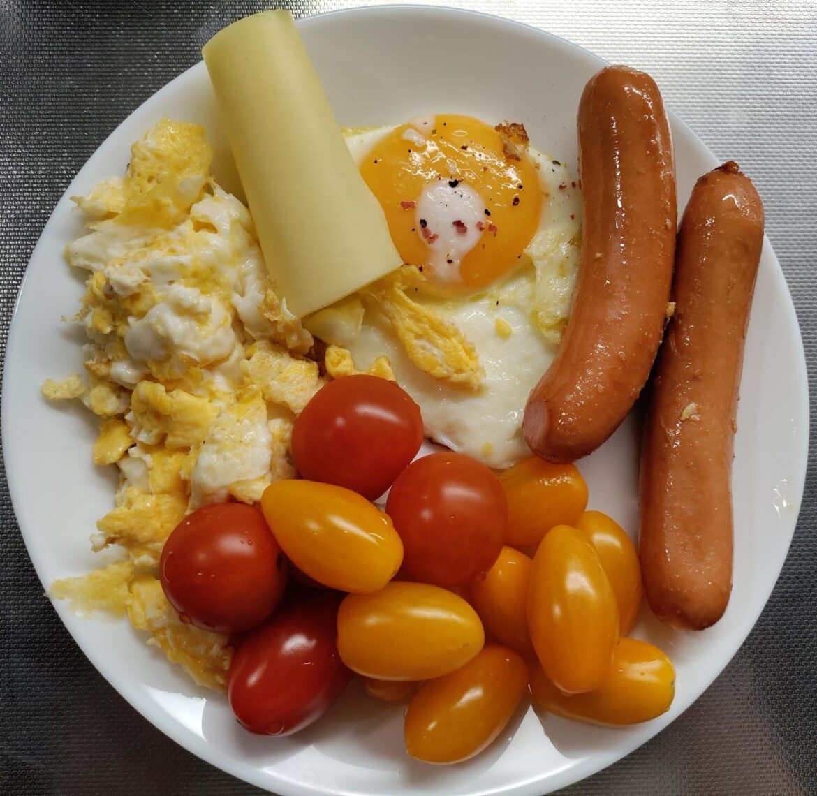 Leftover breakfast. 1,34$