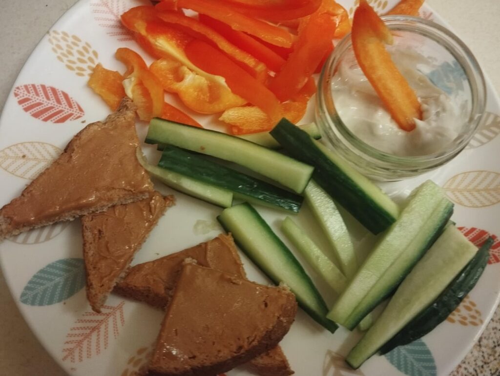 200 calorie Friday night snack plate