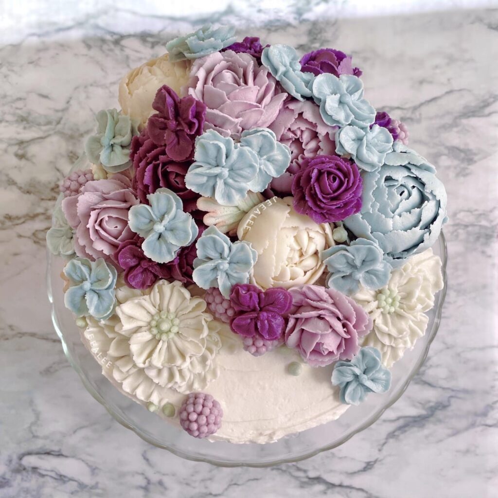 My first buttercream flower cake!