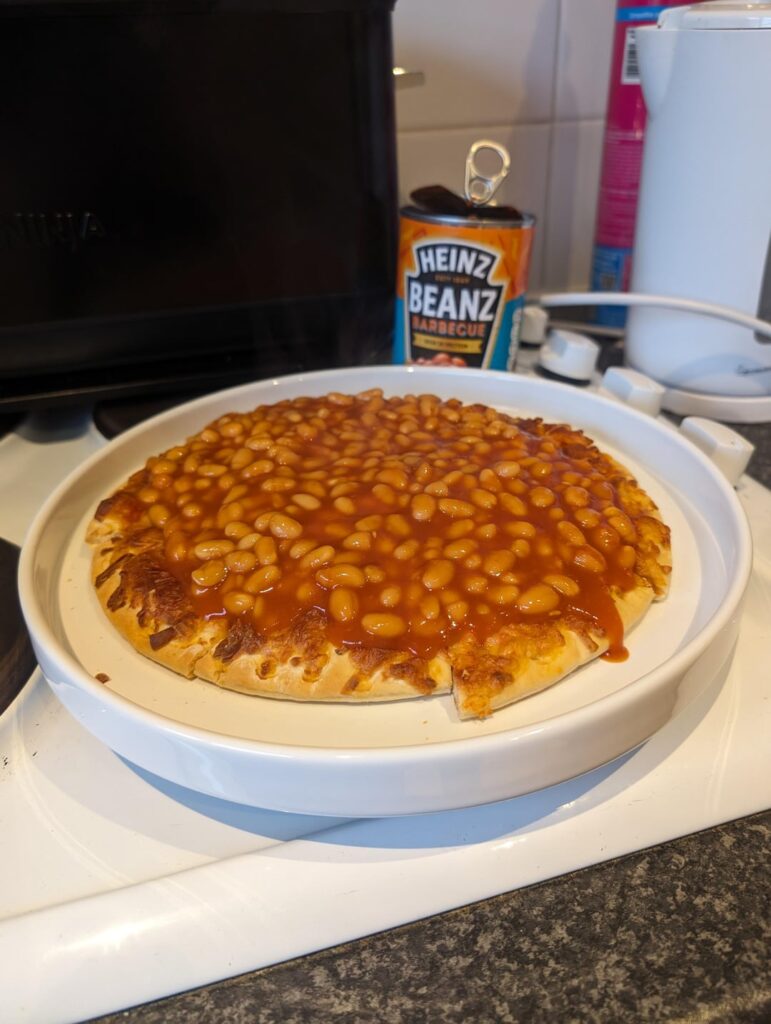 Baked beans cheese pizza, Yummers