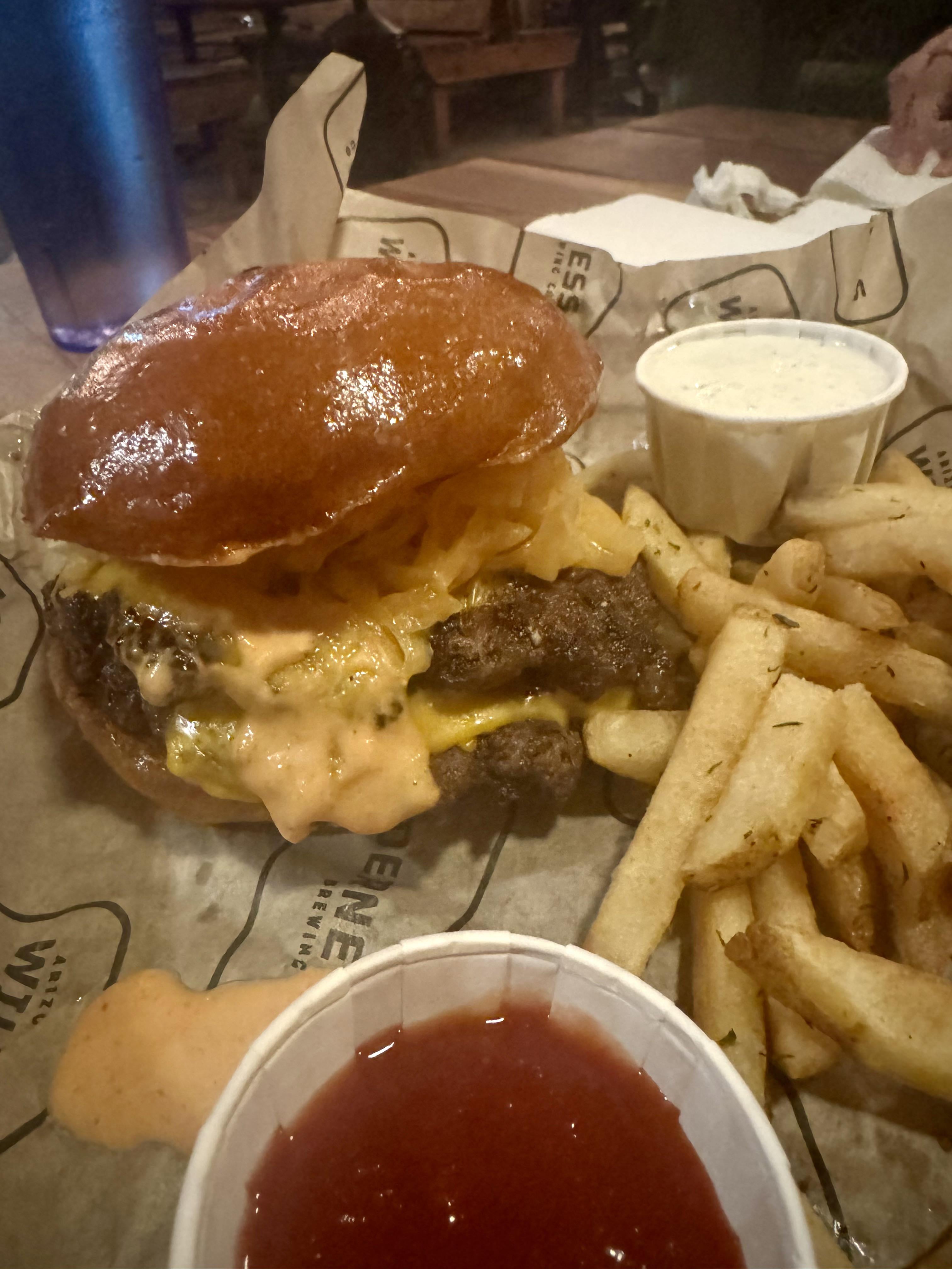 AZ Wilderness, Double smash burger Dining and Cooking