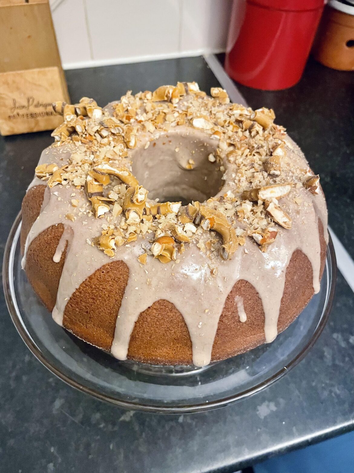 You guys! I just made a Bundt cake for the first time, Bundt cakes are awesome???