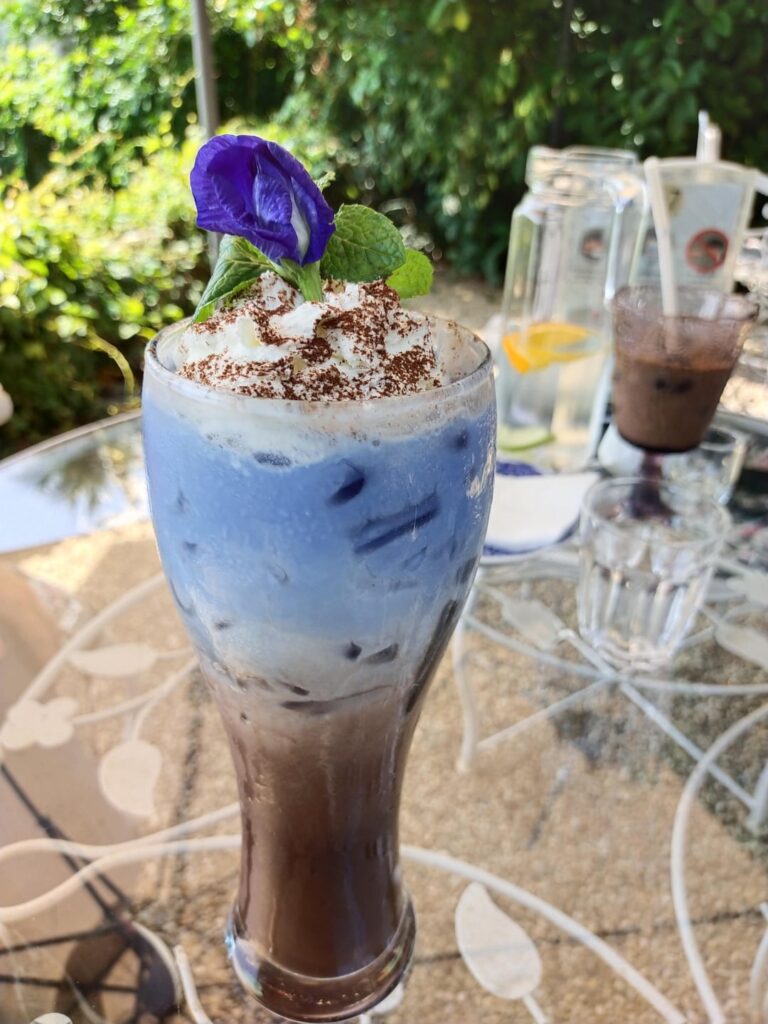 Beautiful cafe with Drinks taste good, Delicious lunch near Rim Kok River, Chiang Rai, Thailand