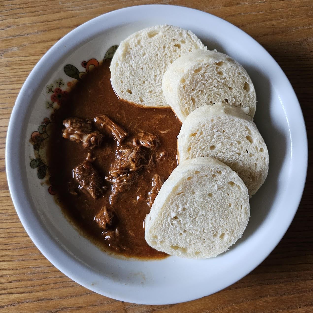 Beef goulash with bread dumplings Dining and Cooking