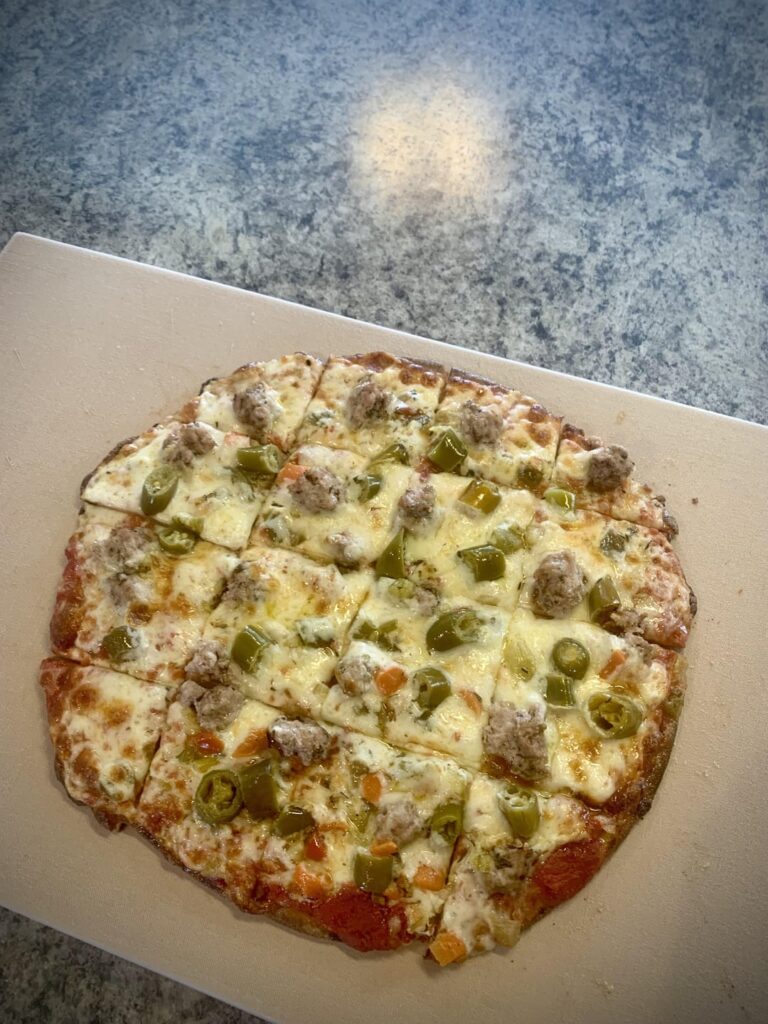 Chicago/tavern style pizza